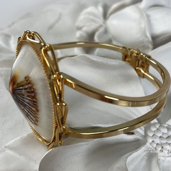 Shell Dove Clamp Style Bangle - Picture 7 of 15